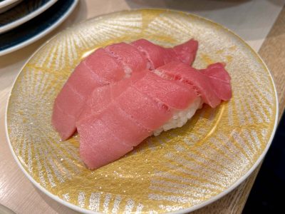 まぐろ問屋のめぐみ水産 廻転寿司で本鮪、ホタテ、真鯵など食べたよ！／横浜マークイズ4階