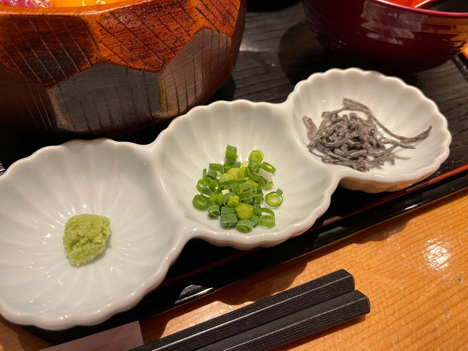 馬肉料理 小桜で「なま塩 馬ぶし」と「桜ユッケ丼定食」食べた！／横浜・元町