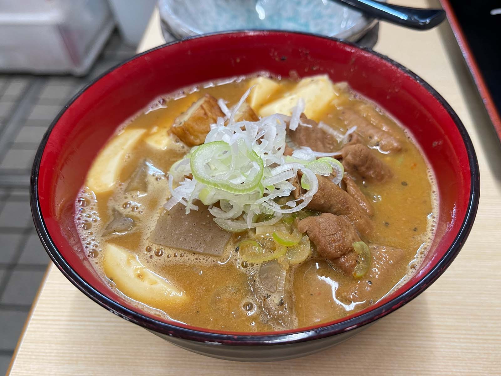 「もみじや」でブリなめろう定食、板ウニ付きB定食を朝食にたべたよ／横浜中央卸売市場