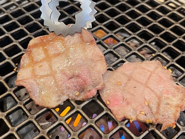 焼肉「関内苑 本店」でデラックス定食とユッケジャン定食たべた！／横浜・関内