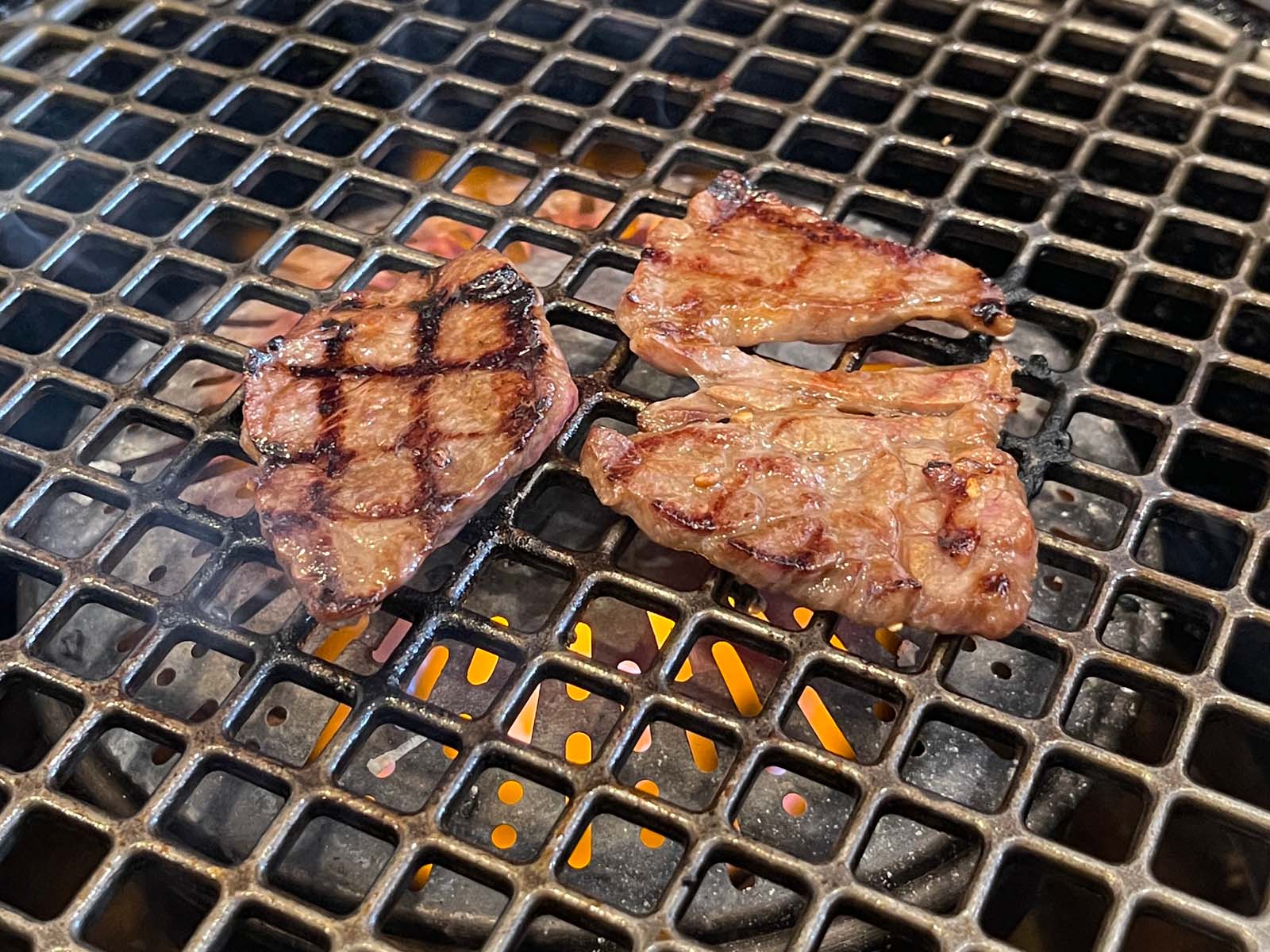 焼肉「関内苑 本店」でデラックス定食とユッケジャン定食たべた！／横浜・関内