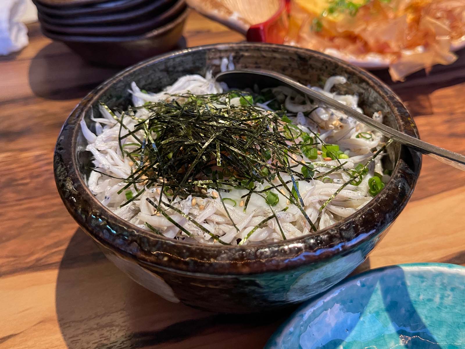 夜景が見える「湘南ゆるり。」で金目鯛姿煮、カワハギ活造りなど美味しい和食食べた！／横浜・桜木町クロスゲート内