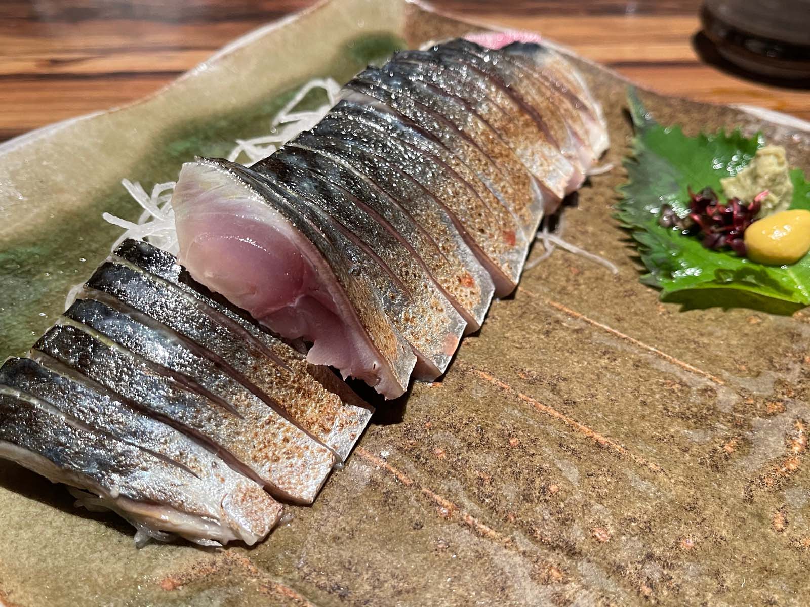 夜景が見える「湘南ゆるり。」で金目鯛姿煮、カワハギ活造りなど美味しい和食食べた！／横浜・桜木町クロスゲート内