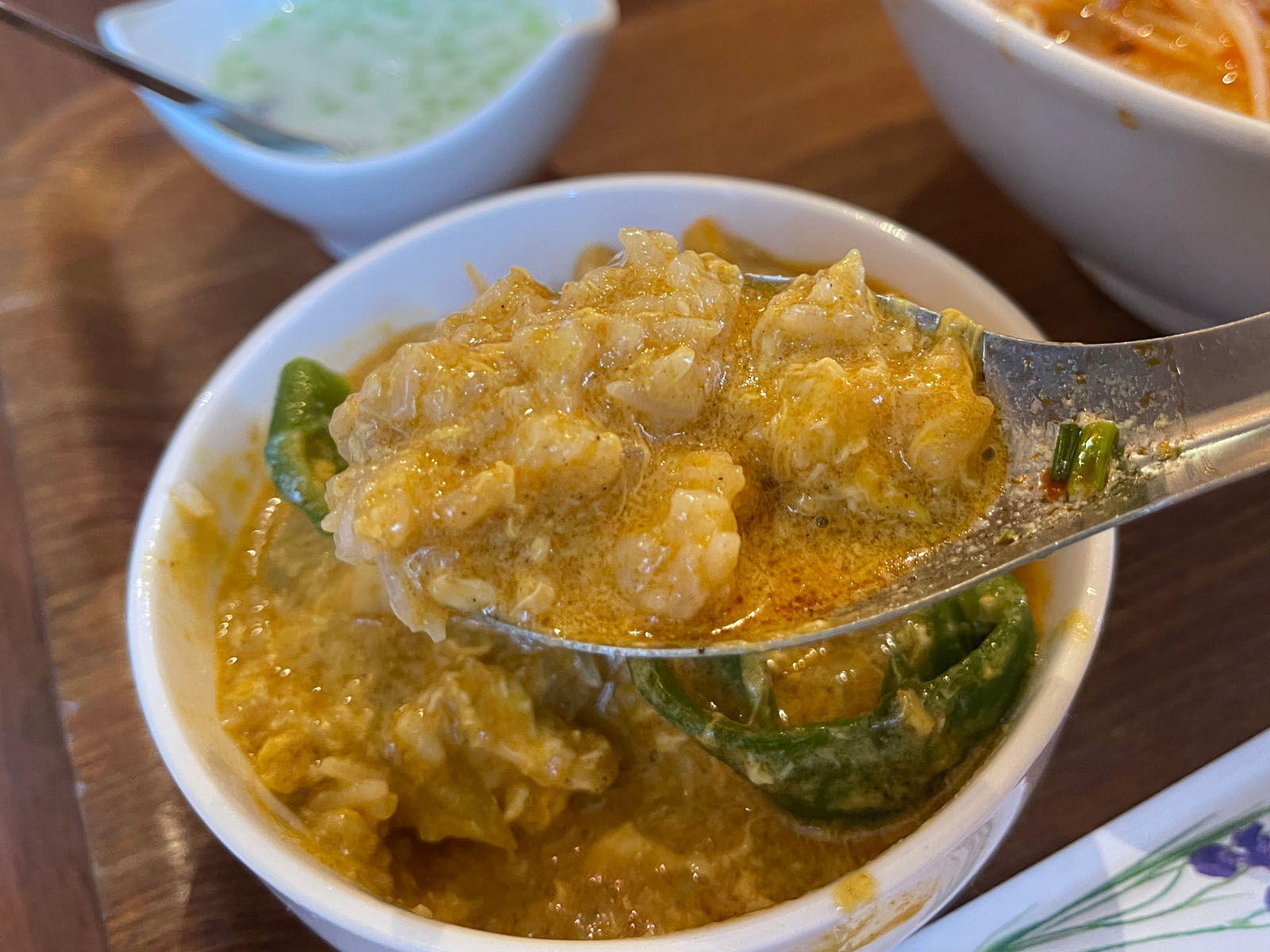 タイ料理のボァトゥンでランチのトムヤムクンラーメン・タレーパッポンカレー食べた！／横浜・関内