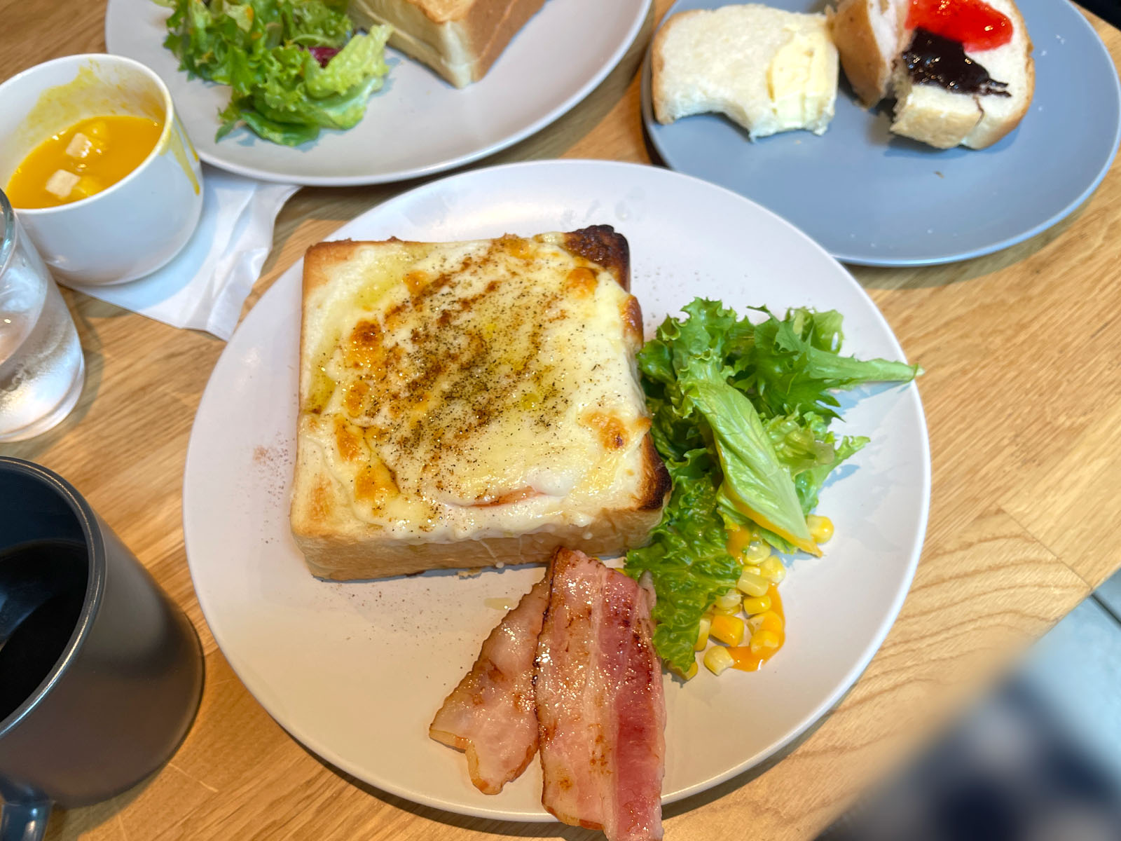 高級食パンカフェ「Toaster!」でモーニングの厚切りバタートーストとクロックムッシュ食べた！／横浜・馬車道