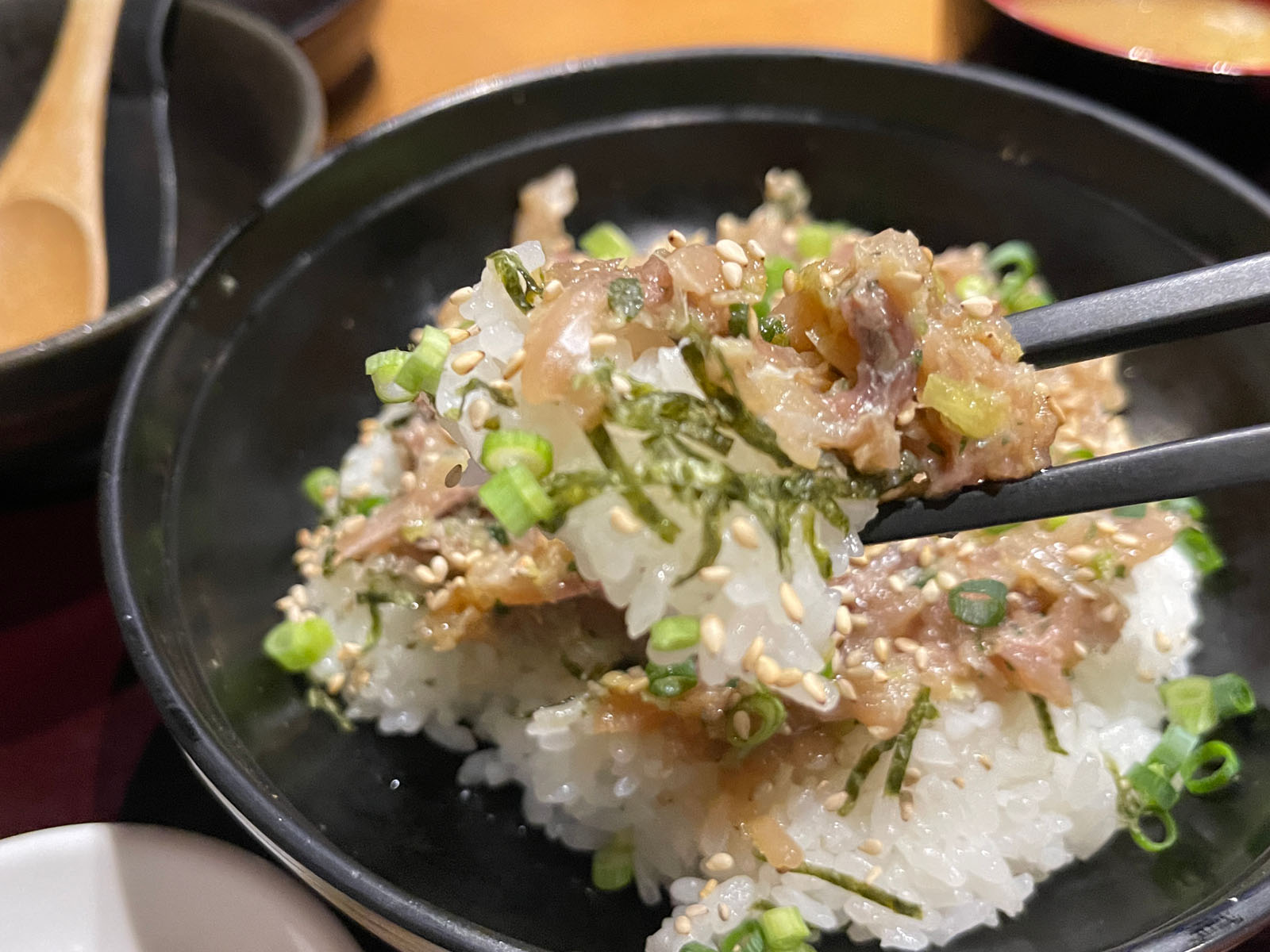 魚バル「まぶしや」でランチの"鯵のなめろうひつまぶし"と"生本マグロ丼"食べた！／横浜・関内