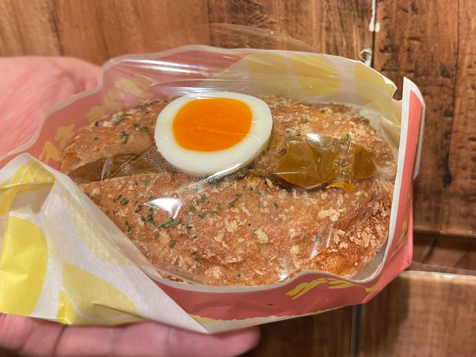 ミスドのカレーパン「ザクもっちドッグ」のカレー味・メキシカンミート味・タマゴ味を食べたよ！