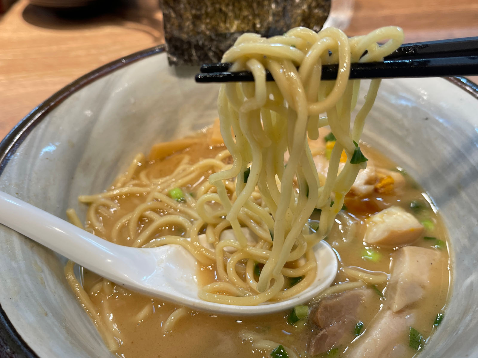 濃厚鶏白湯と魚介のWスープが美味しい「風雲児」のつけ麺とラーメン食べた！／ザ・ヨコハマ・フロント