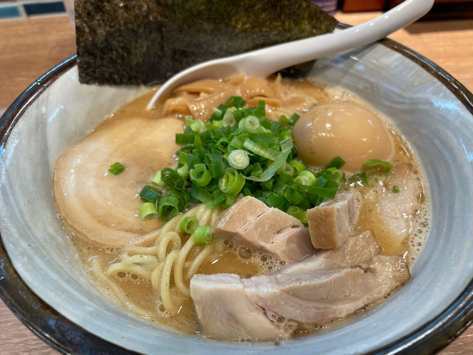 濃厚鶏白湯と魚介のWスープが美味しい「風雲児」のつけ麺とラーメン食べた！／ザ・ヨコハマ・フロント