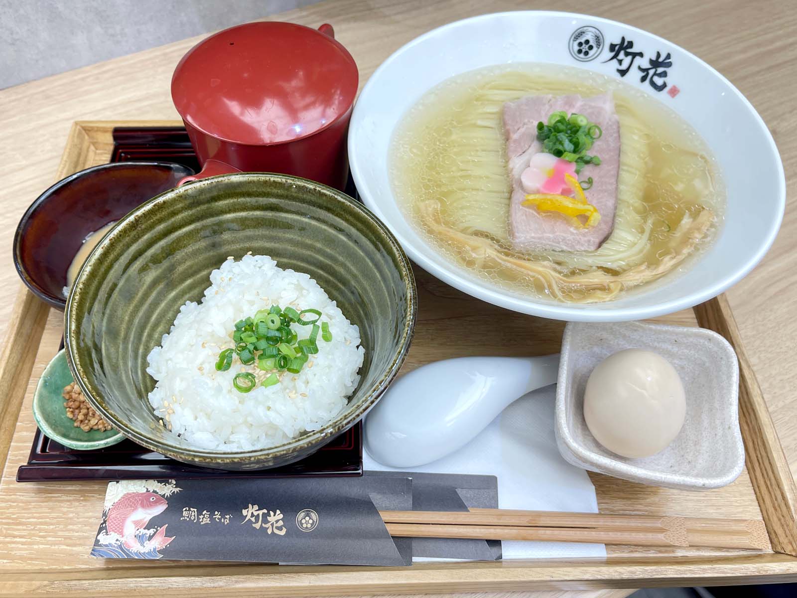 鯛塩そば灯花の「胡麻鯛茶漬け」と「鯛塩ラーメン」のセット食べたよ！／横浜ワールドポーターズ