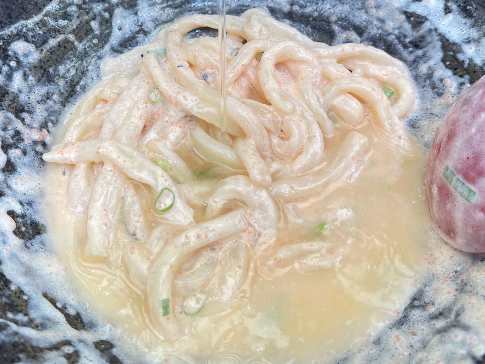 山下本気うどんの「白い明太チーズクリーム」と「鶏天」食べたよ！／横浜ワールドポーターズ