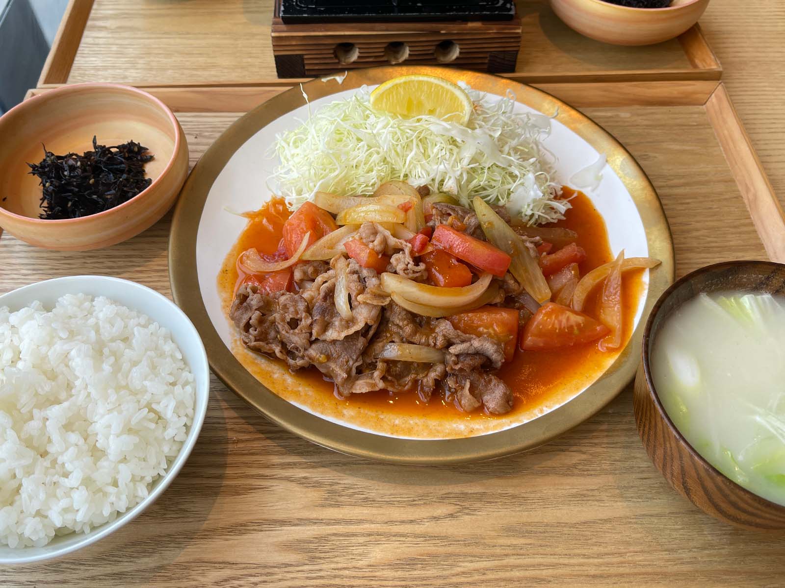 みなとみらいビューの鍋料理専門店「鍋屋」でビーフトマト御膳、チーズカレーうどん鍋御膳食べた！／桜木町コレットマーレ