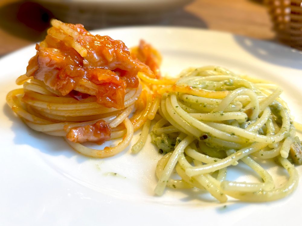 イタリアンバルAMIGO(アミーゴ)のランチで、ジェノベーゼとトマトソーススパゲッティ食べた！／横浜・関内