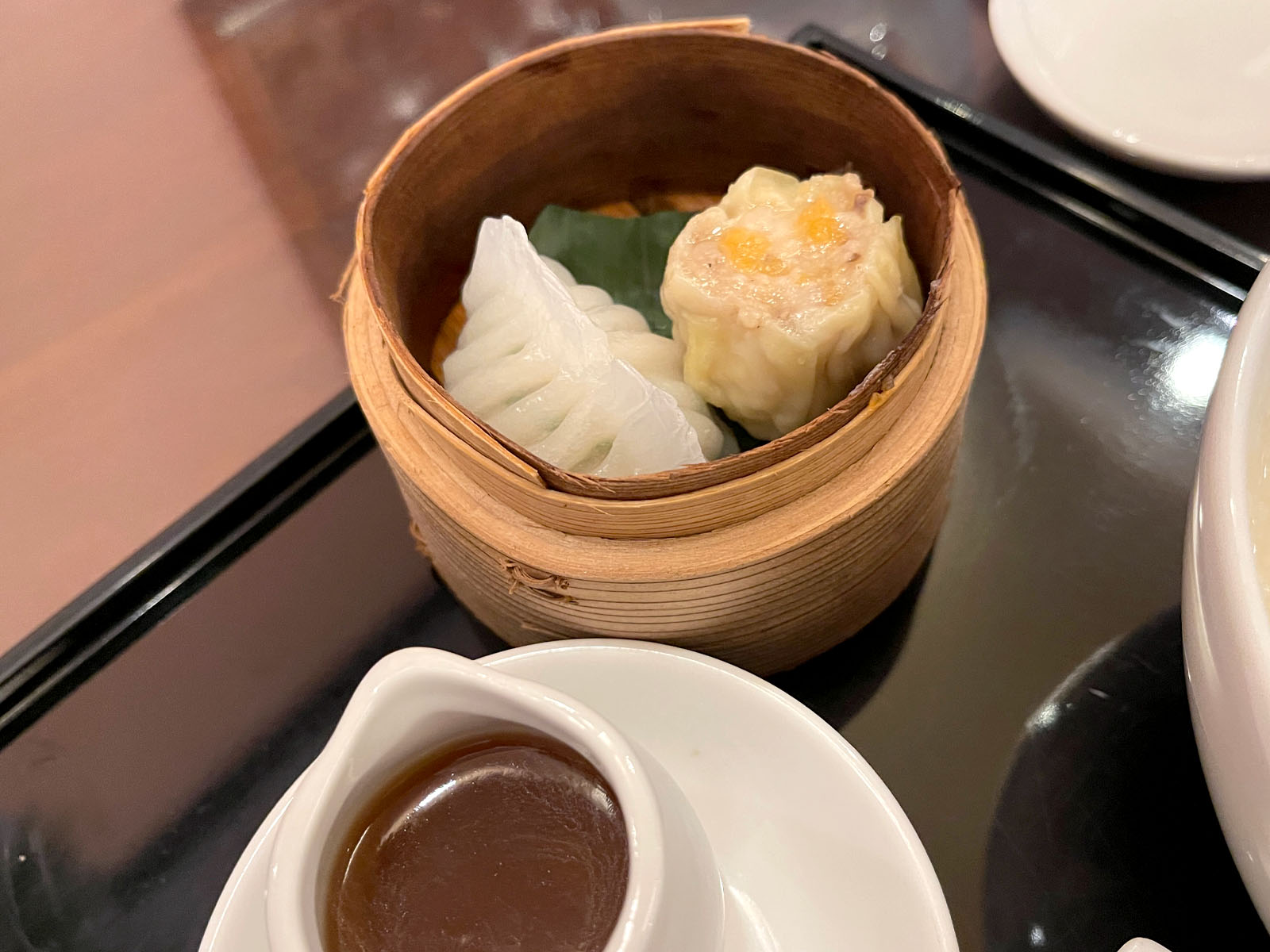 萬珍樓點心舗の朝食「白粥と彩り点心のセット」「黄ニラ焼きそば」「こぶた餃子」食べたよ／横浜中華街