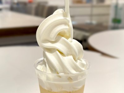 Gelato Firenze (ジェラートフィレンツェ) で固めプリンの上にソフトクリームが乗った「フィレンツェプリン」食べた／横浜ランドマークタワー