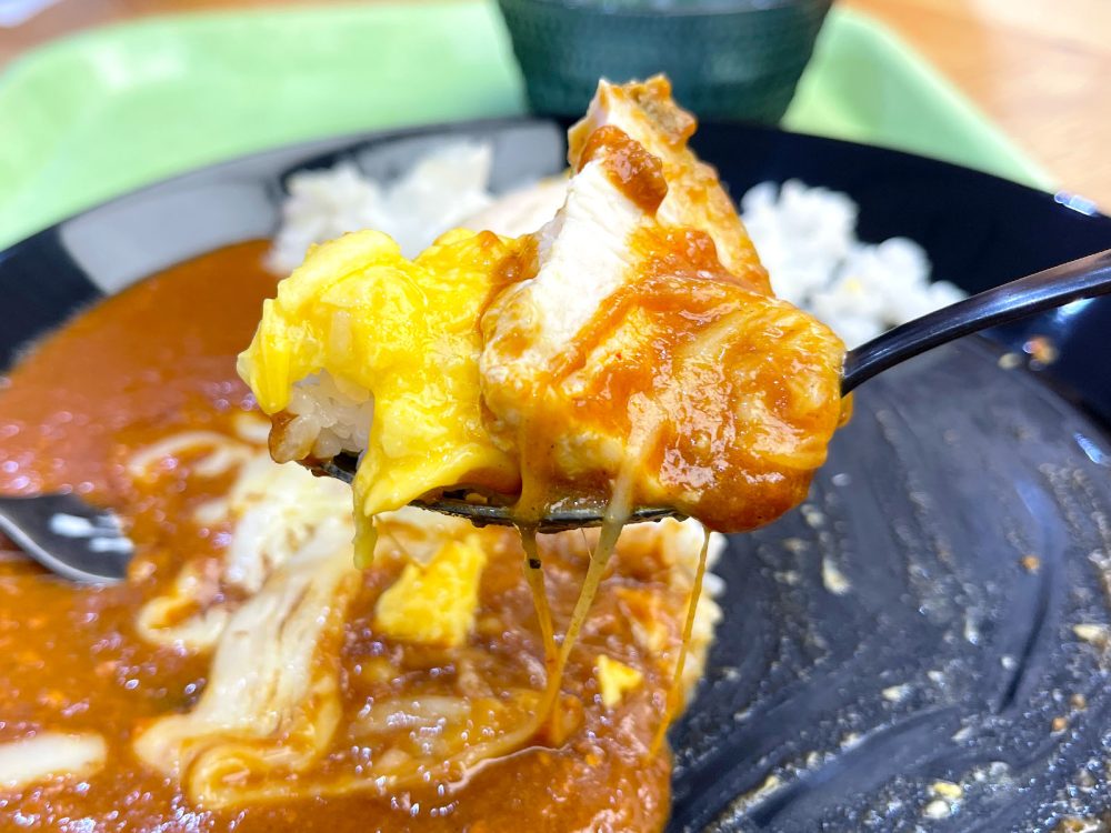 カレーパン専門店 ジラッファ(Giraffa)で、トマトと鶏白湯のチキンコンフィカレー食べた！／横浜ワールドポーターズ