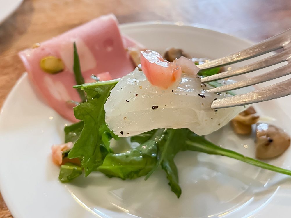 イタリアン Oinos(オイノス)でボンゴレロッソパスタ、色々きのことトリュフソースパスタ食べたよ／横浜・石川町