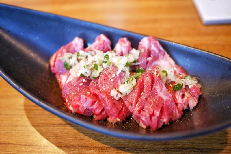 炭火焼肉「琉宮苑」で島野菜のナムルとアグー豚と宮古牛食べたよ／宮古島