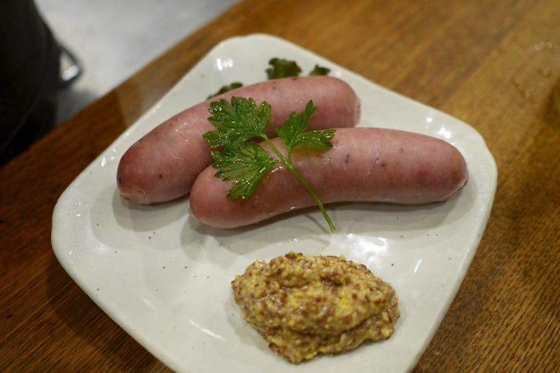 「ひげのうし」すすきの本店でラム肩ロース肉とラムソーセージのジンギスカン食べたよ／札幌狸小路