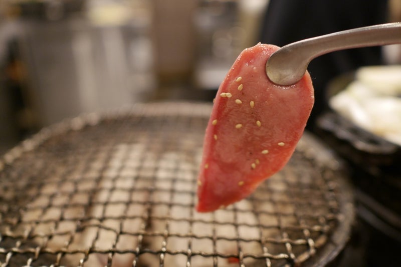 「ひげのうし」すすきの本店でラム肩ロース肉とラムソーセージのジンギスカン食べたよ／札幌狸小路