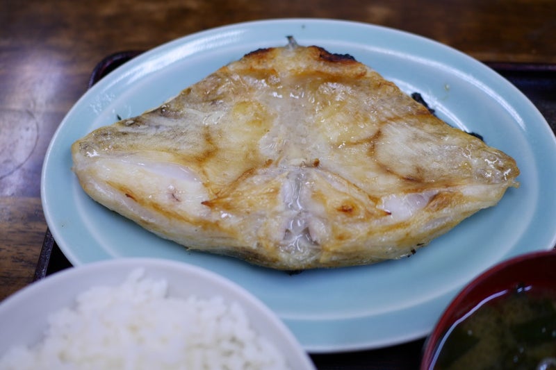 食事処「魚屋の台所」でバフンウニ・ムラサキウニ・いくら丼と銀ガレイのカマ食べたよ／札幌市中央卸売場外市場店