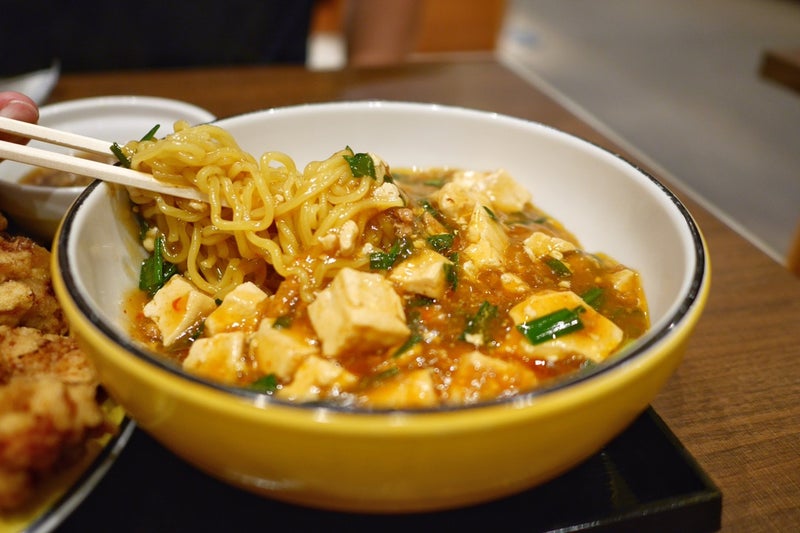 中国料理の布袋で大きなザンギとマーボー麺食べたよ／札幌赤れんがテラス店