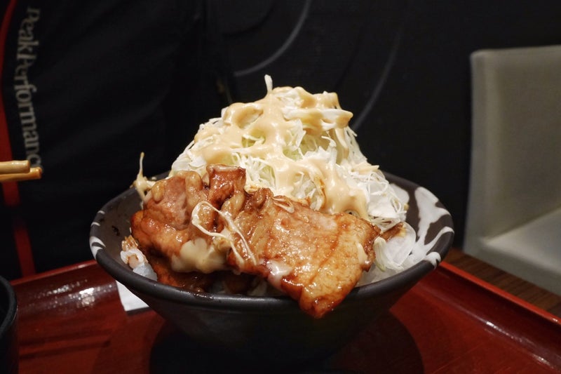 ドライブインいとう豚丼専門店「豚丼名人」でマヨ豚丼食べたよ／北海道・新千歳空港