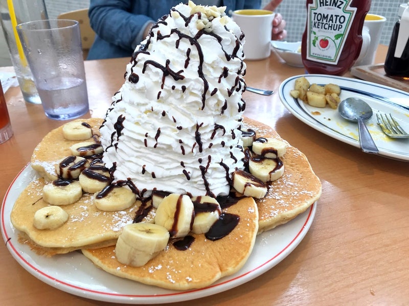 ハワイ料理のエッグスンシングス(Eggs 'n Things)でエッグベネディクトとパンケーキ食べたよ／東京お台場店