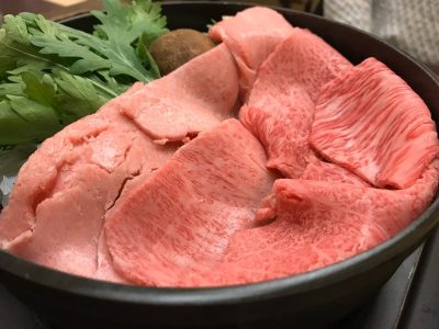 老舗牛鍋屋の荒井屋で常陸牛の霜降り肉すき焼き食べたよ／横浜万国橋店