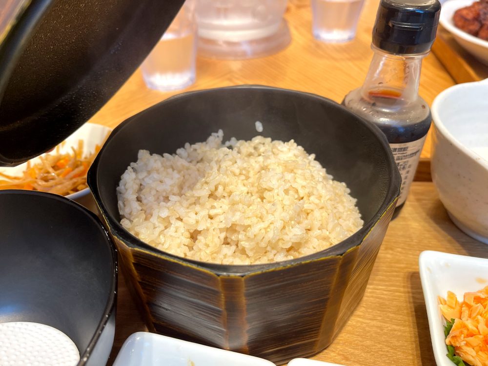 白米・玄米おかわり自由な「GOHANYA' GOHAN」で、"もりもり唐揚げ膳" と "ごはん堪能おひつ膳"食べたよ／横浜みなとみらい