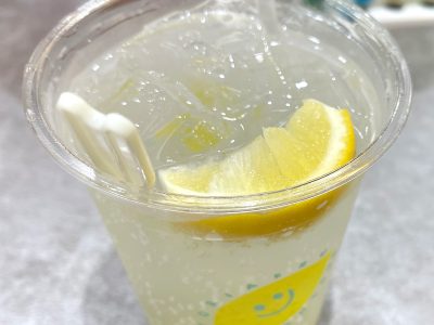 「レモンサワー研究室」でノンアルコールの”レモンスカッシュ”飲んだよ！／横浜ワールドポーターズ