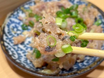 大衆すし酒場「めのじ」でアジのなめろう、ししゃもの天ぷら、ツムブリ・真鯛のお刺身食べたよ／横浜・桜木町ぴおシティ