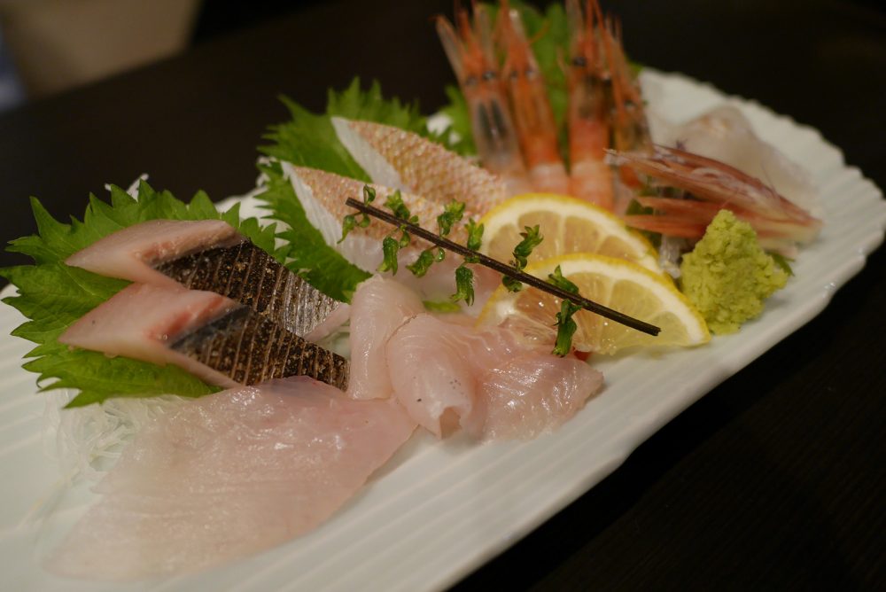 北陸天然地魚貝専門店「魚旬」でのど黒の刺身とがす海老の串焼き食べたよ／横浜伊勢佐木町