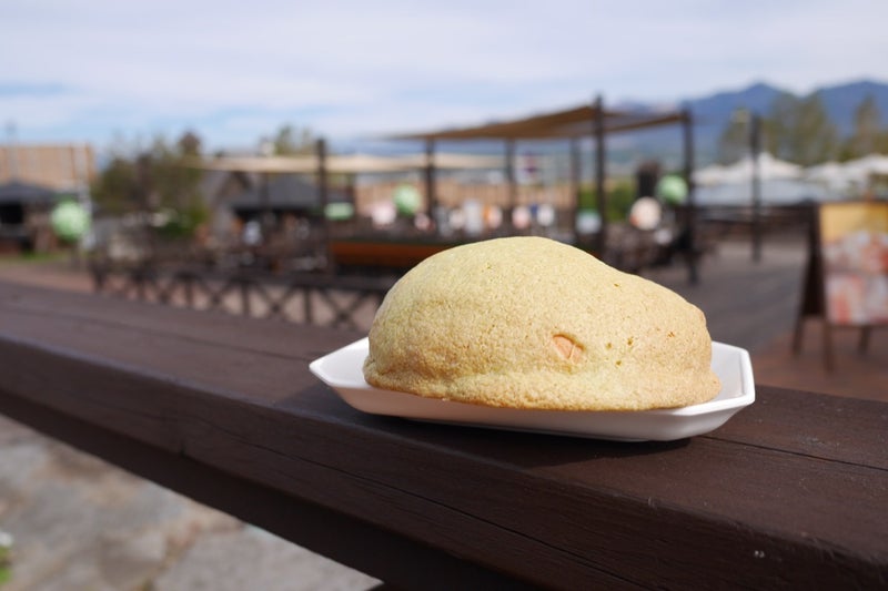 とみたメロンハウスでメロンシュークリームと青肉メロンパン食べたよ／北海道富良野