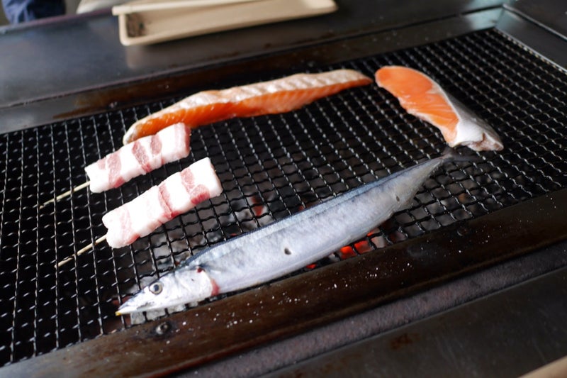 喰い処「鮭番屋」でサンマの塩焼きと鮭ハラス焼きとホタテイクラ丼を食べたよ／北海道釧路