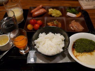 KIKI知床ナチュラルリゾートの朝食ビュッフェでイカ塩辛と山芋とろろとめかぶ食べたよ／北海道知床