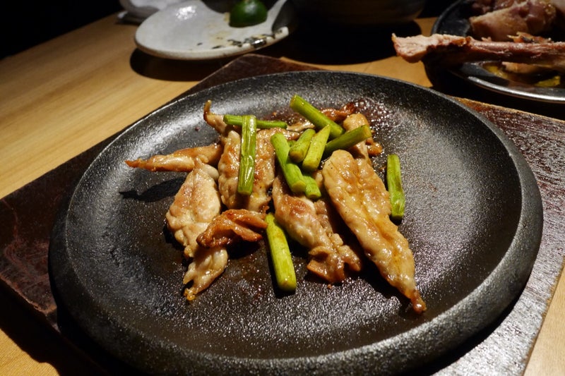 骨付き鶏「家紋」で阿波尾鶏と阿波牛の牛タン食べたよ／徳島駅前本店