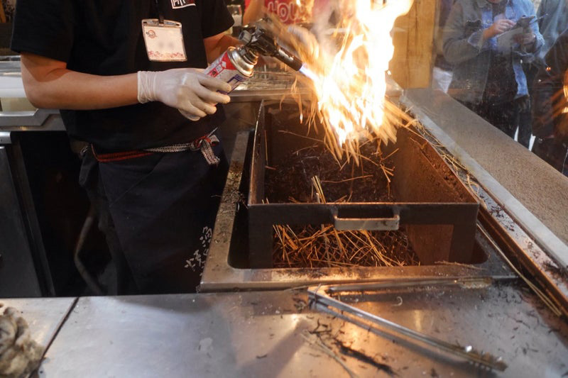 「明神丸」で塩かつおたたき藁焼きと米ナスの藁焼きたたき食べたよ／高知・帯屋町