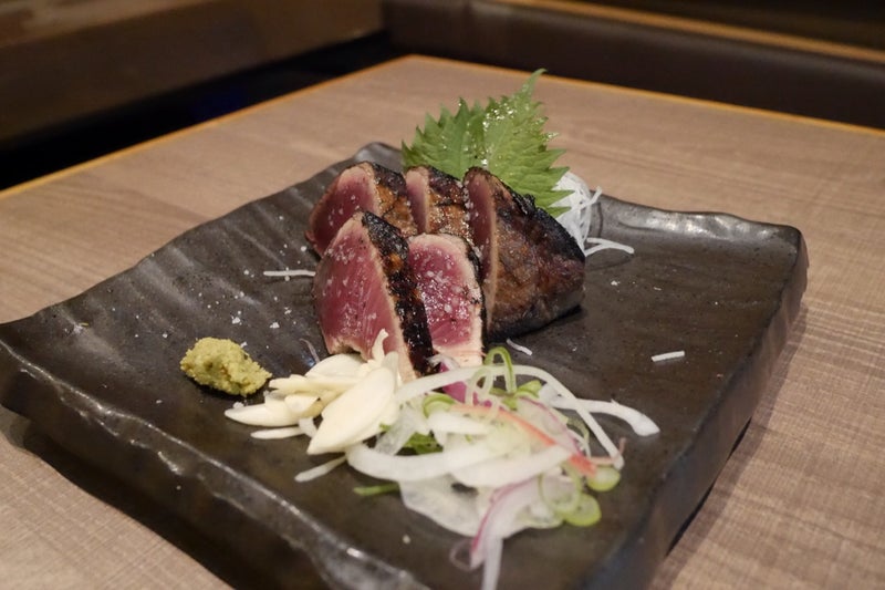 「明神丸」で塩かつおたたき藁焼きと米ナスの藁焼きたたき食べたよ／高知・帯屋町