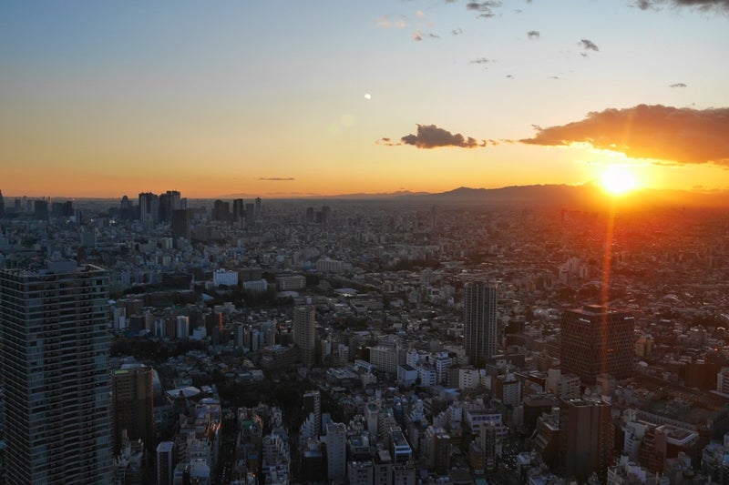 SKY CIRCUSサンシャイン60展望台から富士山に沈むサンセット夕日を眺めたよ／東京池袋