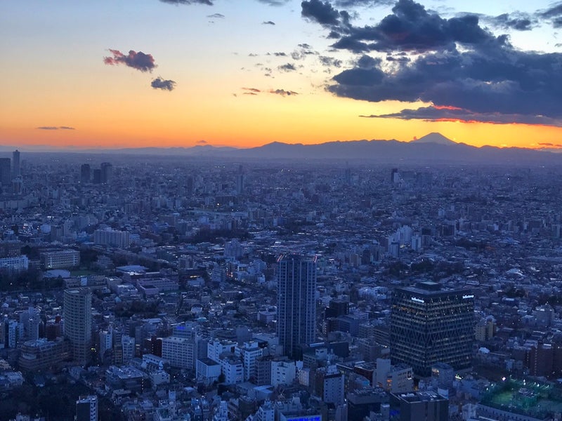 SKY CIRCUSサンシャイン60展望台から富士山に沈むサンセット夕日を眺めたよ／東京池袋