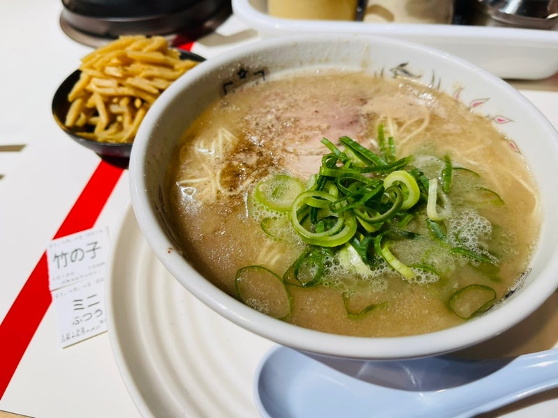 新横浜ラーメン博物館で「山形赤湯からみそラーメン龍上海」と「博多の八ちゃんラーメン」食べたよ