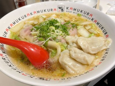 「神座飲茶楼」でワンタンたっぷりラーメンの”雲呑麺”と小籠包と焼き餃子食べたよ！／横浜ジョイナス