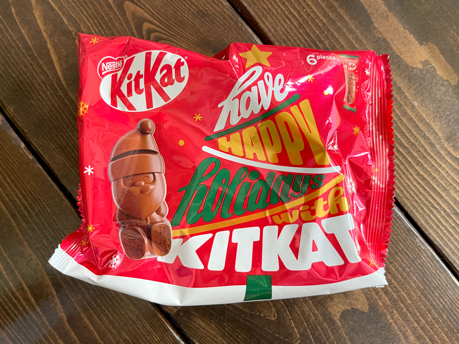 Nestle KitKat(キットカット)の期間限定「ホリデーサンタ」チョコを買ってみたよ！