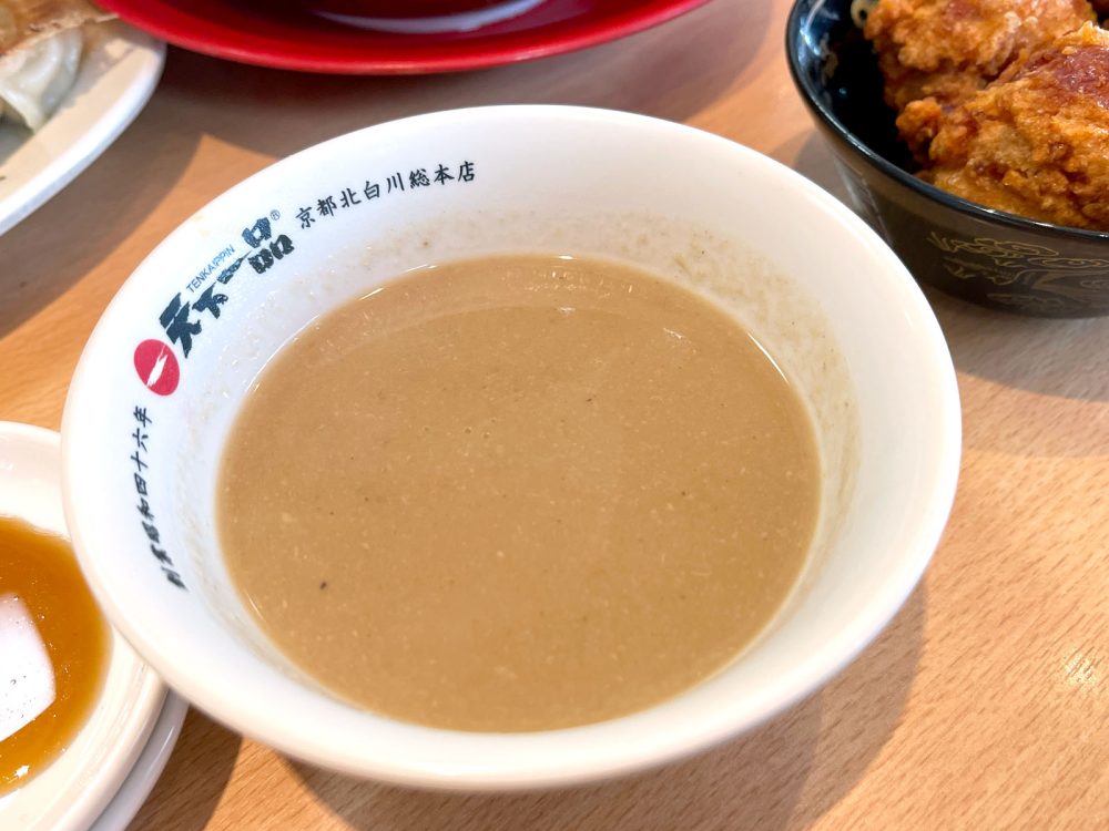 「天下一品」でこってりラーメン、チャーハン、唐揚げ、餃子、こってり杏仁豆腐を食べたよ！