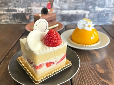 横浜ロイヤルパークホテルのデリカ&ラウンジ「コフレ」でロイヤルショコラ、フレジェケーキ食べた！