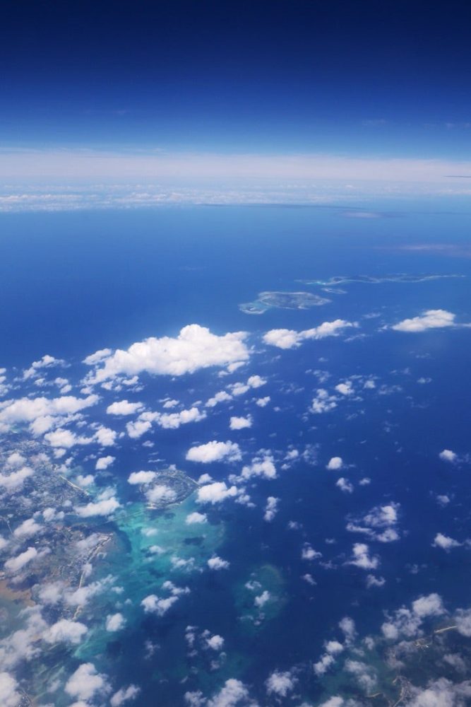 下地島空港からの帰りに飛行機から離島を眺めたよ／沖縄・宮古島