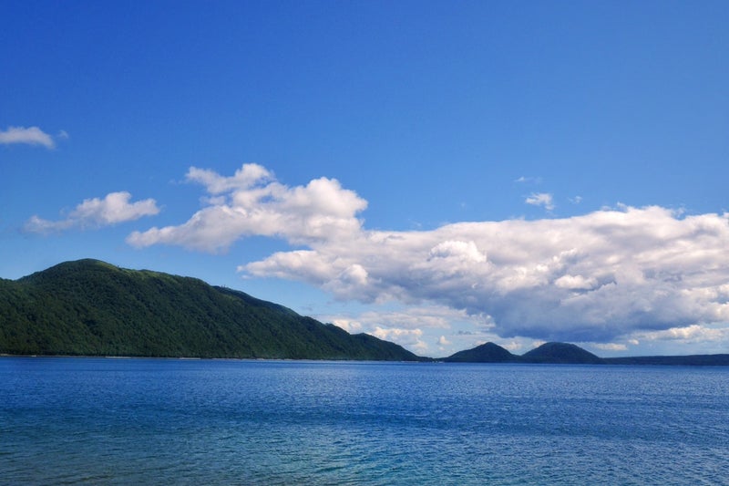 世界でも有数の透明度を誇る支笏湖「支笏ブルー」／北海道千歳