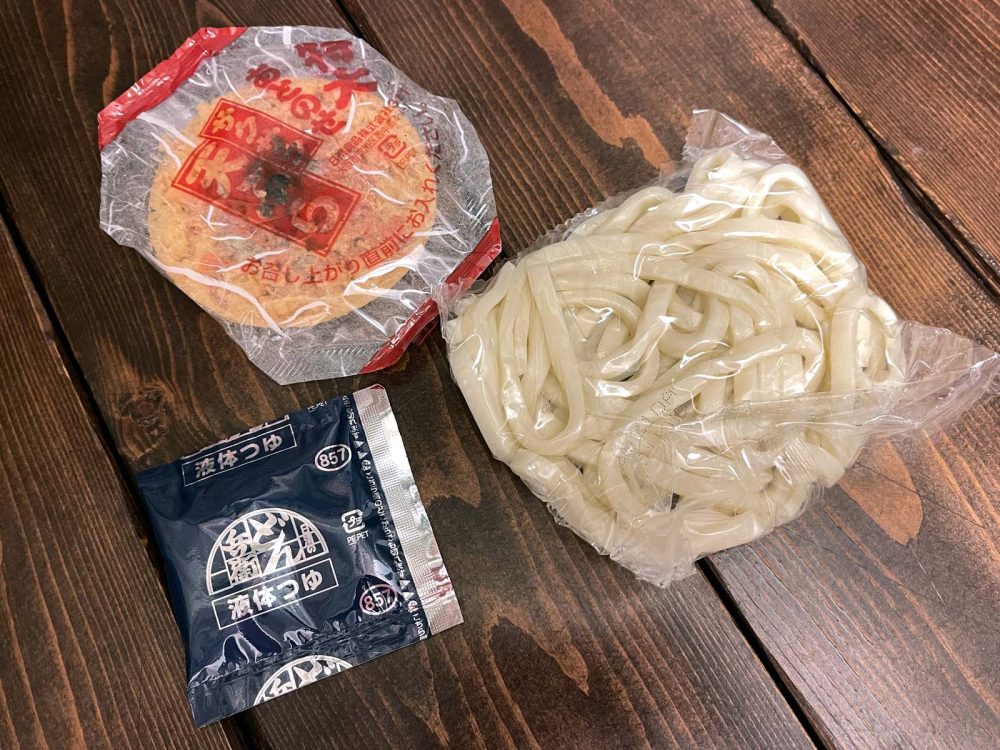 日清「どん兵衛」の特大天ぷらが入った"鍋焼きうどん"を食べたよ！