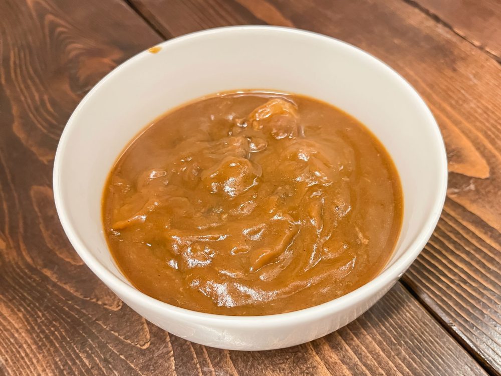 魚喜(2683)の株主優待で、オリジナルレトルトカレーの「まぐろカレー」がきたよ！